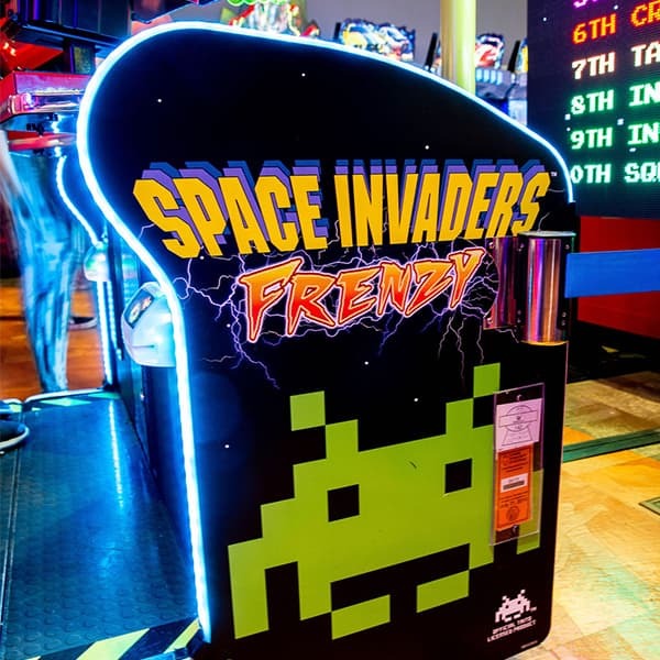 Raw Thrills Space Invaders Frenzy Arcade 026547N